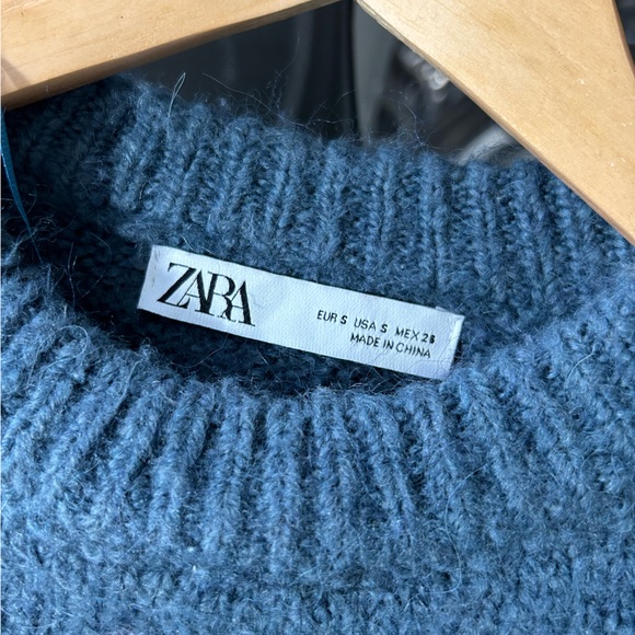 Zara Small Cropped Blue Long Sleeve Sweater - Picture 4 of 4